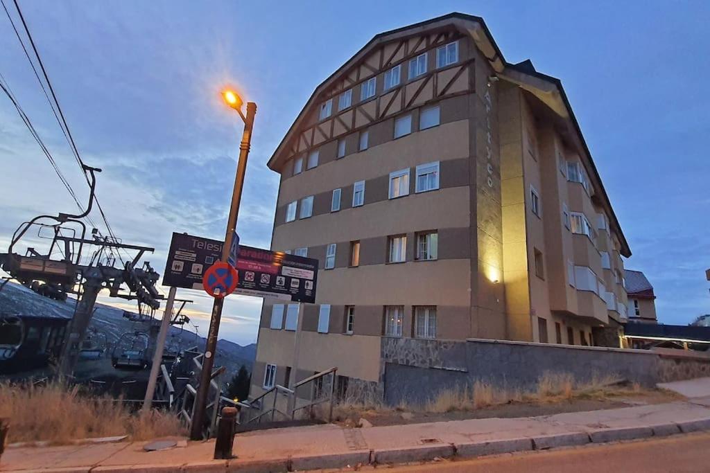 Acogedor Apartamento En Sierra Nevada Con Piscina Acceso Directo A Silla Exteriör bild